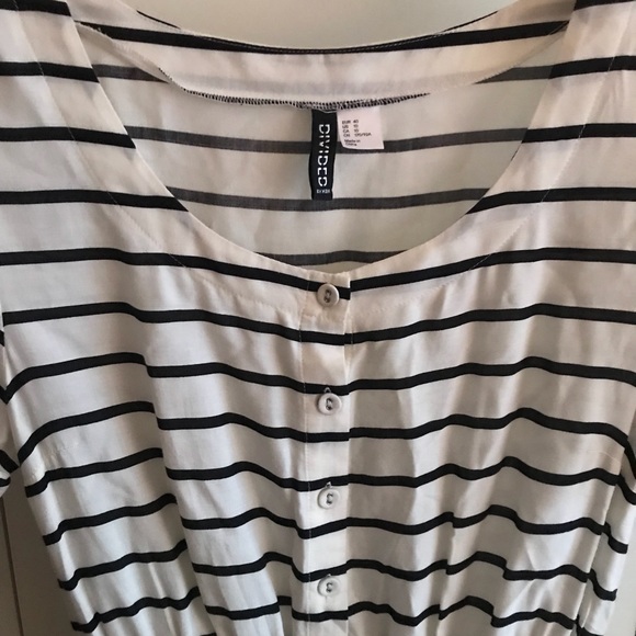 🎃 SALE White with Black Stripes Divided Dress - Picture 2 of 4